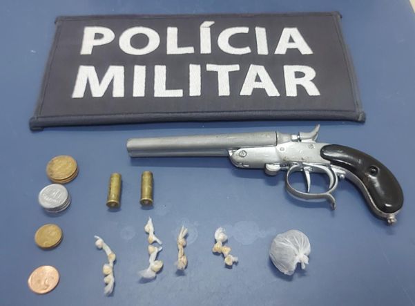 Dois adolescentes são apreendidos com armas, munições e drogas no Caparaó