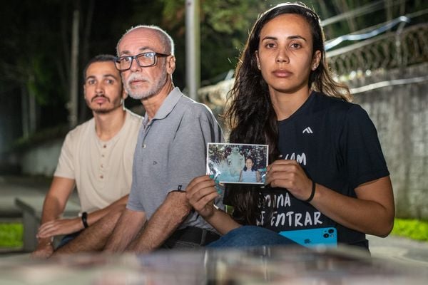 Isabela Santana, Paulo Sérgio (pai de Isabela) e o irmão. Eles Maria, mãe de Isabela, morreu em um acidente que o motorista estava alcolizado e entrou na contramão.