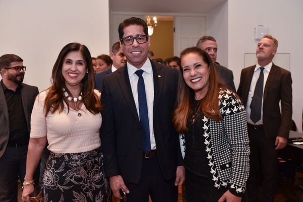 Os deputados Raquel Lessa, Marcelo Santos e Janete de Sá 