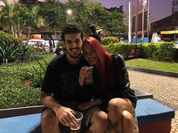 Felipe Amorim e Brenda Formagio curtem o Rock da Tarde por Alberto Borém