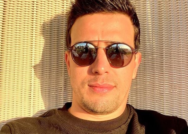 Suposto namorado de Gugu Liberato, Thiago Salvático postou nas redes sociais mensagens românticas que teria trocado com o ex