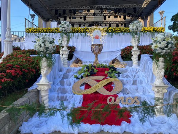 Tapetes de Corpus Christi enfeitam as ruas de Castelo, no Sul do ES por Sara Oliveira