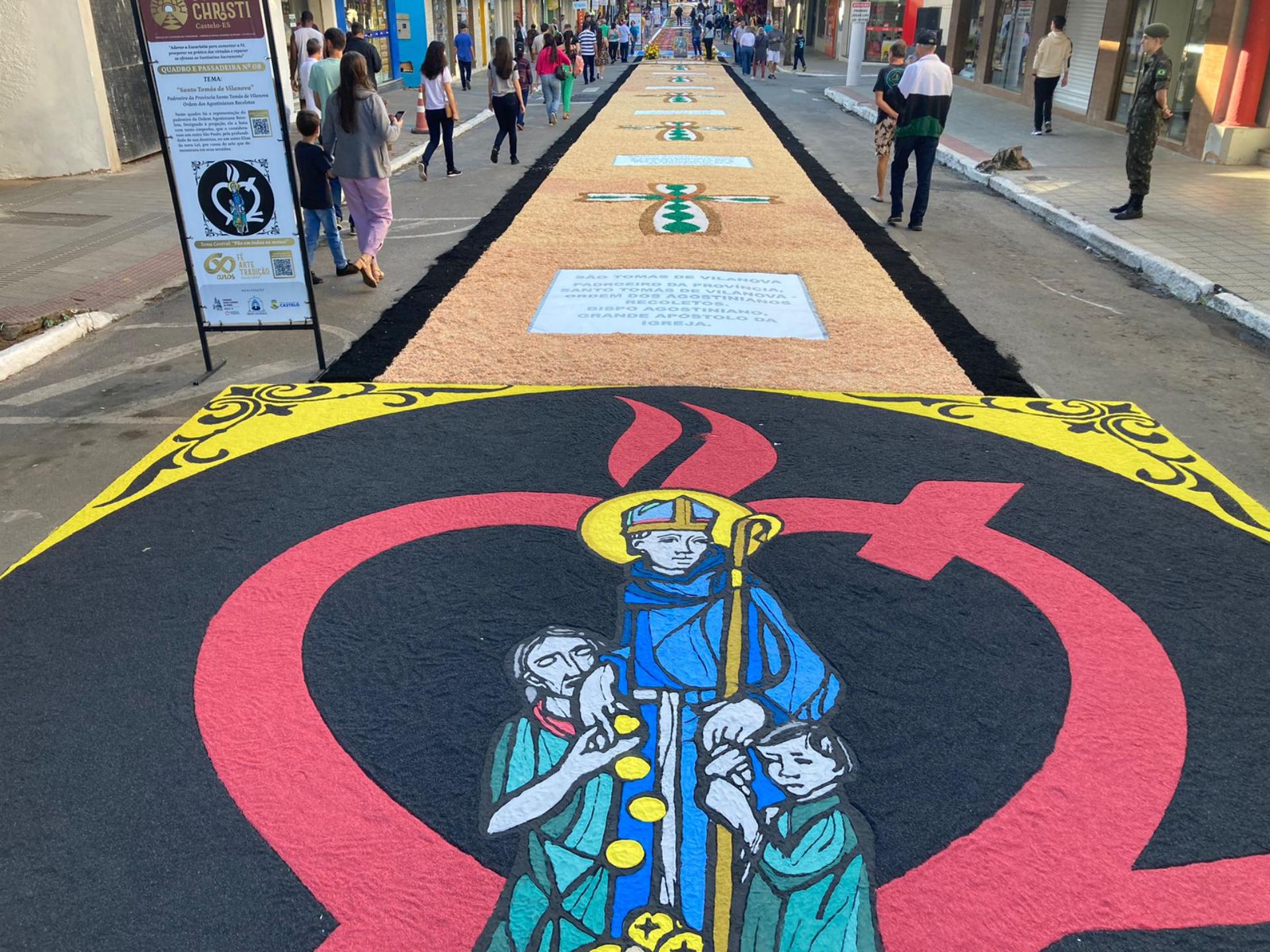 Tapetes de Corpus Christi enfeitam as ruas de Castelo, no Sul do ES