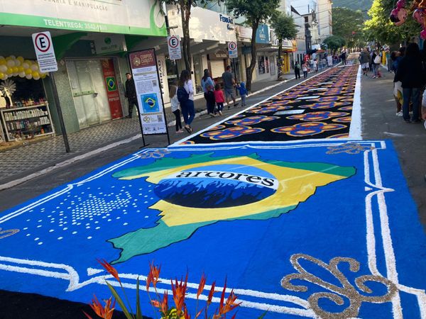 Tapetes de Corpus Christi enfeitam as ruas de Castelo, no Sul do ES por Sara Oliveira