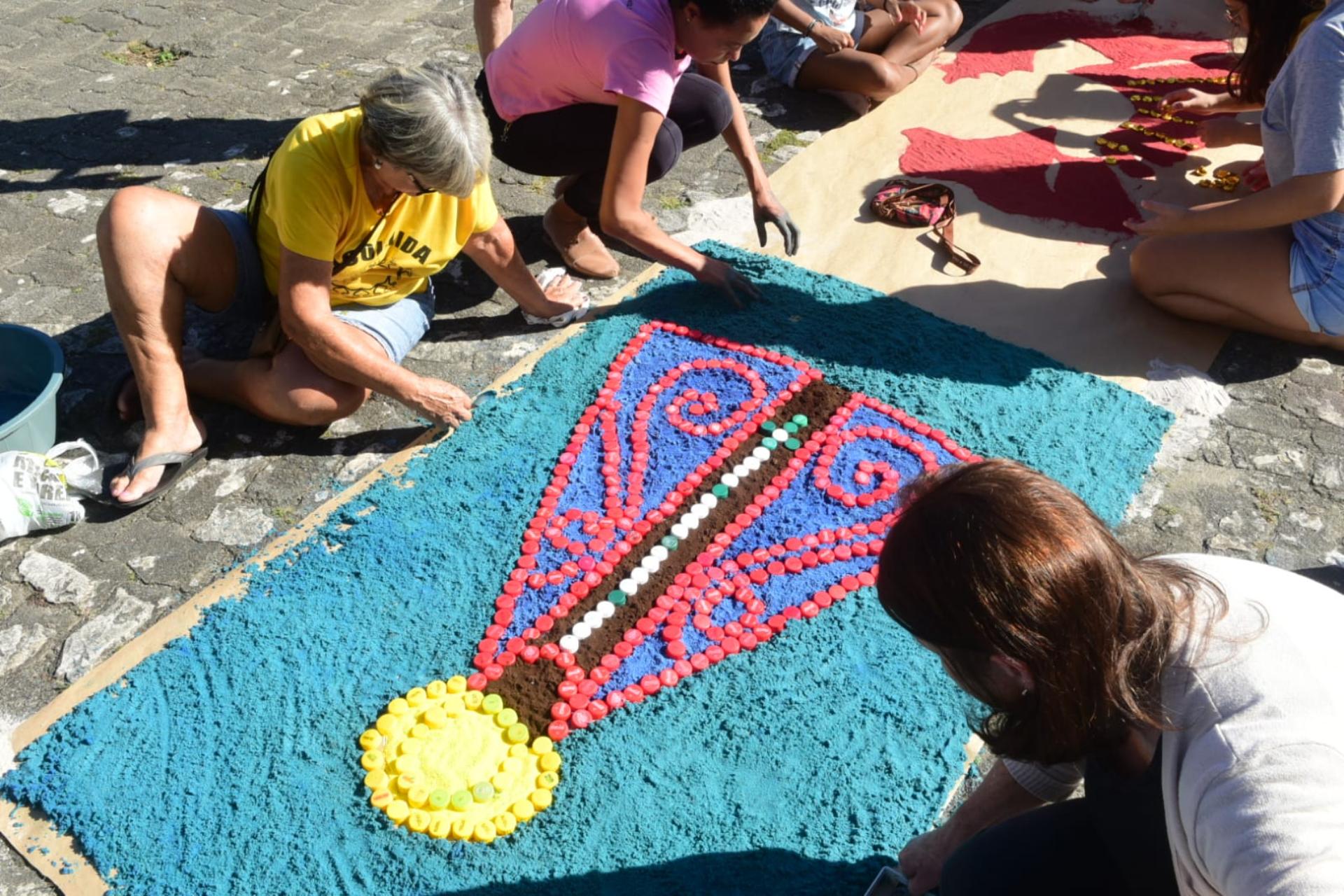 Tapetes de Corpus Christi no bairro Guaranhuns, em Vila Velha