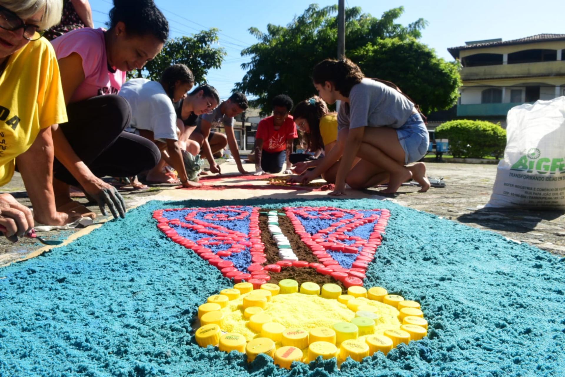 Tapetes de Corpus Christi no bairro Guaranhuns, em Vila Velha