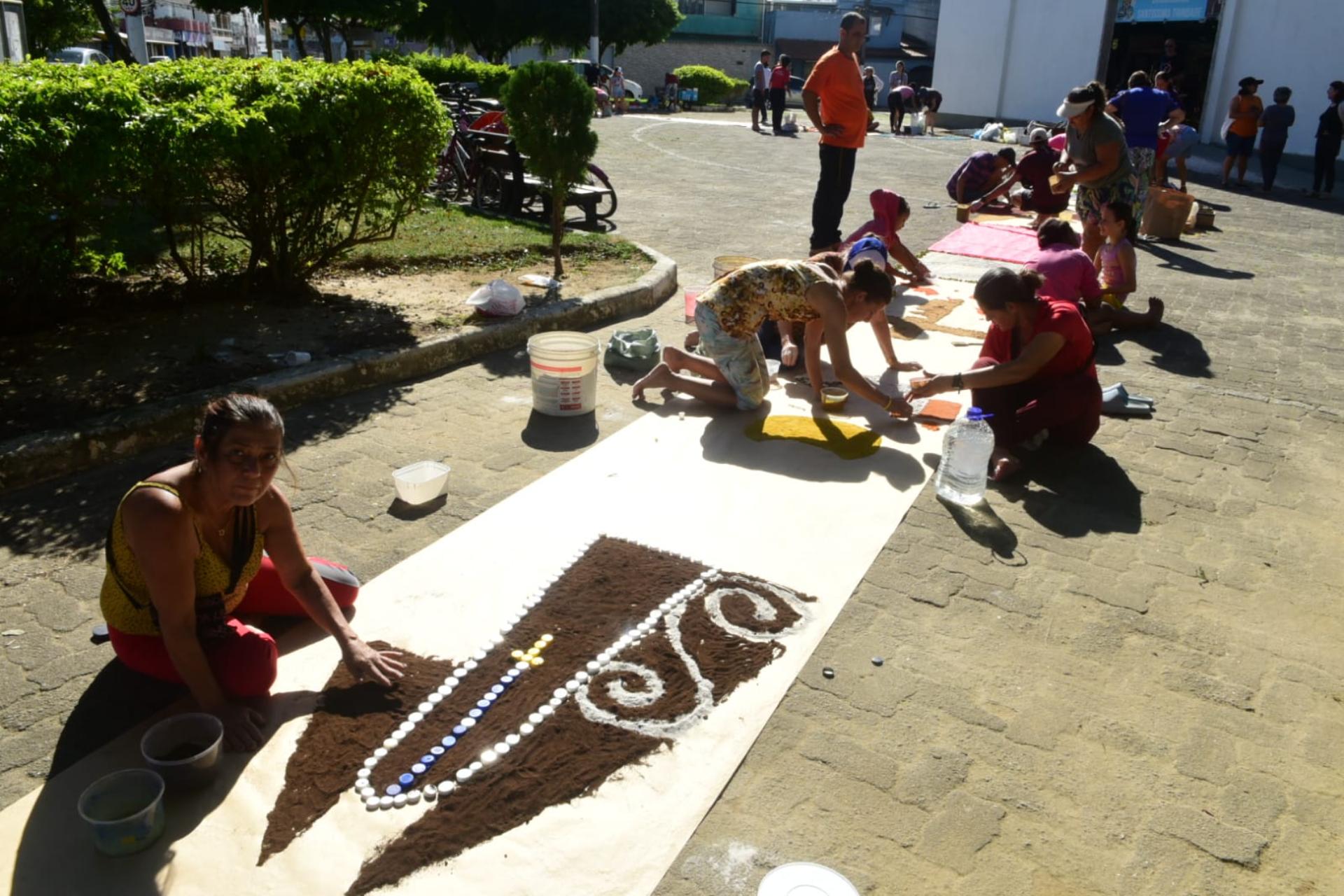 Tapetes de Corpus Christi no bairro Guaranhuns, em Vila Velha