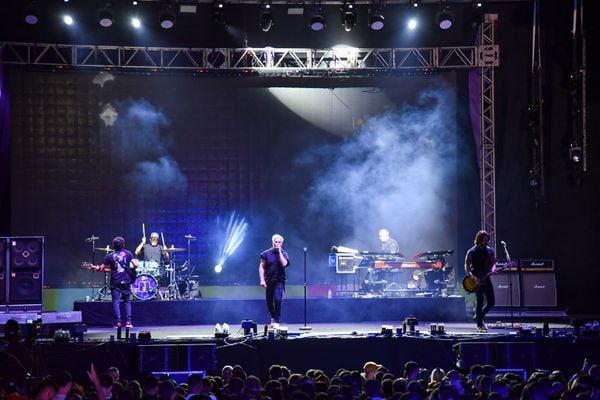 Primeira noite do Festival de Alegre é marcada por muito piseiro, sofrência e funk por Arthur Louzada