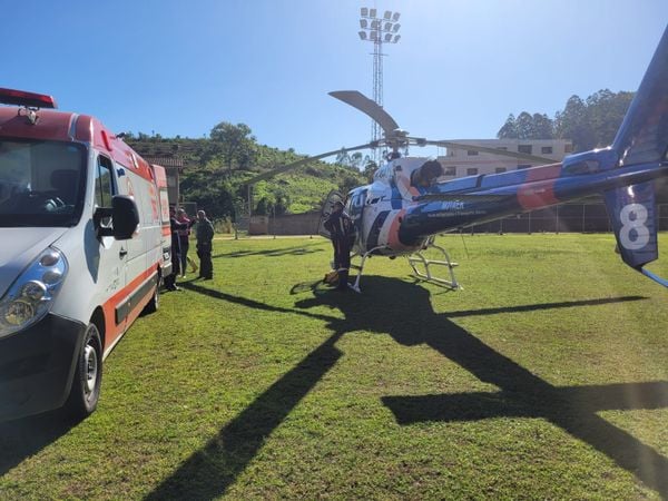 Idoso é resgatado de helicópetro com queimaduras apos acidente doméstico em Vargem Alta