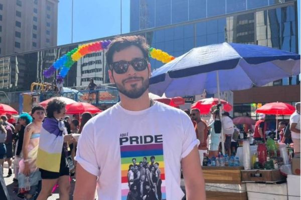 Bruno Fagundes na Parada LGBTQIA+ em São Paulo
