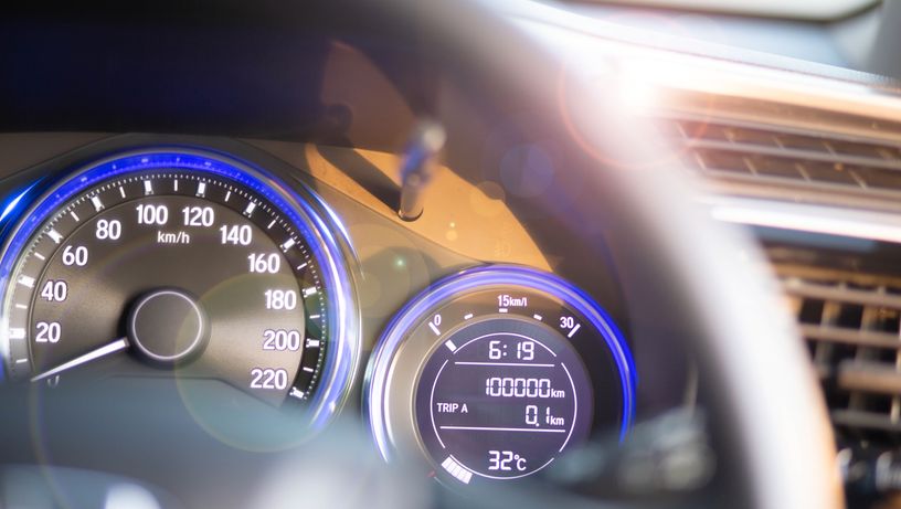 De acordo com o gerente de pós-venda da Contauto, Marcelo Porto, a troca do óleo do motor deve ser feita a cada 10 mil quilômetros rodados.