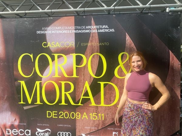 A arquiteta e sócio-diretora da CASACOR ES, Renata Tristão, na reunião operacional do evento