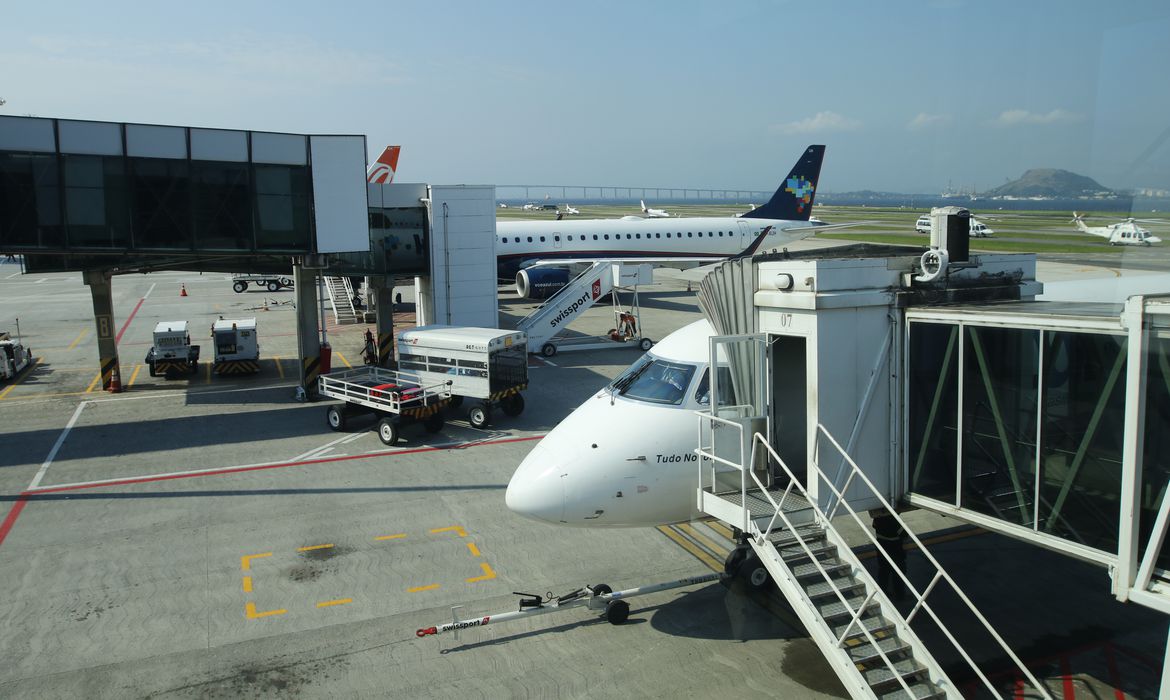 Regra atual prevê que Aeroporto Santos Dumont receba apenas voos de terminais situados num raio de 400 quilômetros; Vitória extrapola esse limite