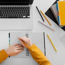 Interessados precisam ter idade mínima de 16 anos completos na data de início das inscrições, ter acesso à internet e ser morador de uma das regiões que compõem o Estado Presente.
