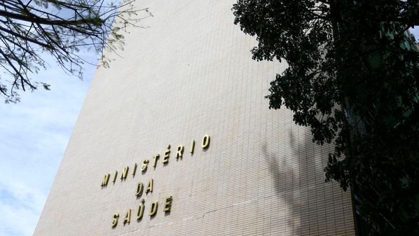 O ministério mais ambicionado e disputado do governo federal, com mais recursos, objeto de desejo, por excelência, do Centrão, é o Ministério da Saúde