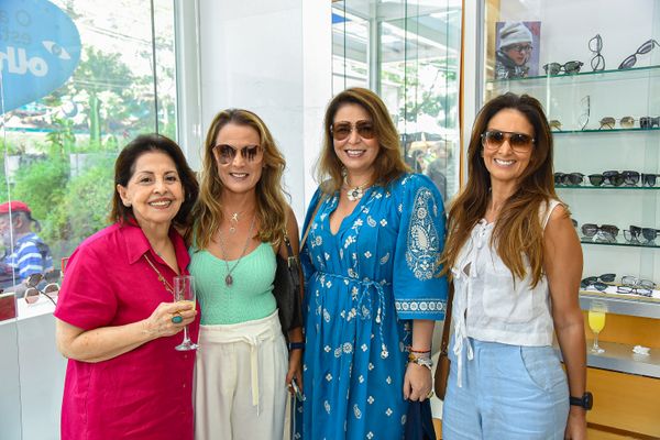 Tia Zirinha, Juliana Magalhaes, Karla Toribio e Karla Abad 
