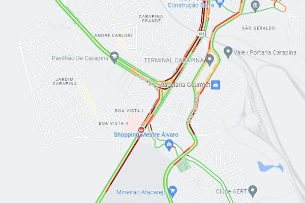 Trânsito lento em Carapina, na Serra