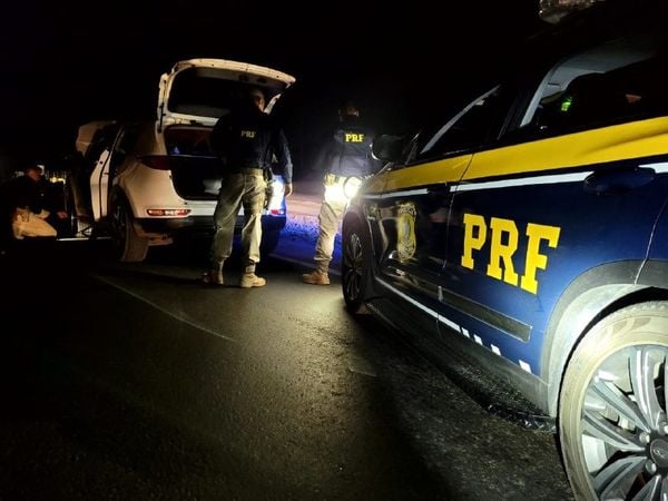Motorista desrespeita ordem de parada da PRF em Linhares e é preso na BR-101 na Serra 