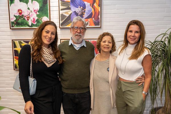 Carol Veiga, Wagner Veiga, Marlene Veiga e Rachel Medeiros