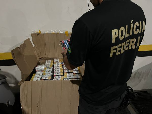 PF cumpre mandados em operação de combate ao contrabando de cigarros no ES por Divulgação | Polícia Federal