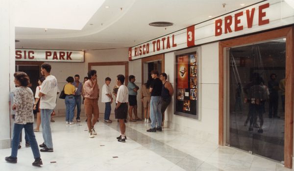 Movimento no cinema do Shopping Vitória  por Cesar Inacio Nunes