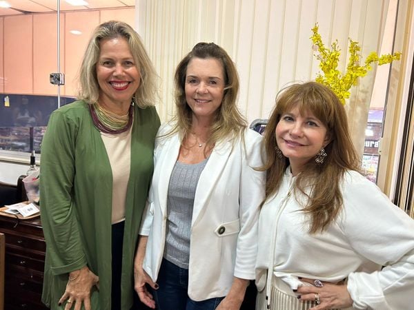 Christine Almeida,  Claudia Chamon e Kitia Perciano