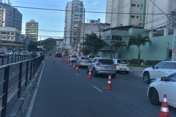 Leitão da Silva tem trânsito intenso após problema com semáforo em Vitória por Ricardo Medeiros