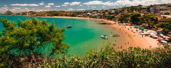  A Praia da Areia Preta, em Iriri, em Anchieta