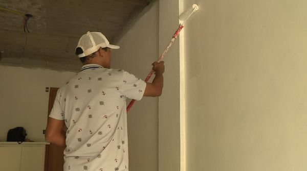 Pintor de Cachoeiro viraliza na internet e sonha em viver da música