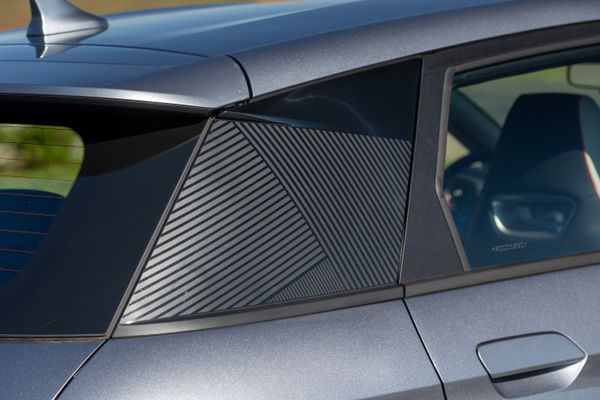 Detalhe externo do design do BYD Dolphin EV por BYD/Divulgação