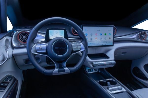 Modelo conta com painel de instrumentos digital de 5 polegadas e multimídia de 12 polegadas por BYD/Divulgação