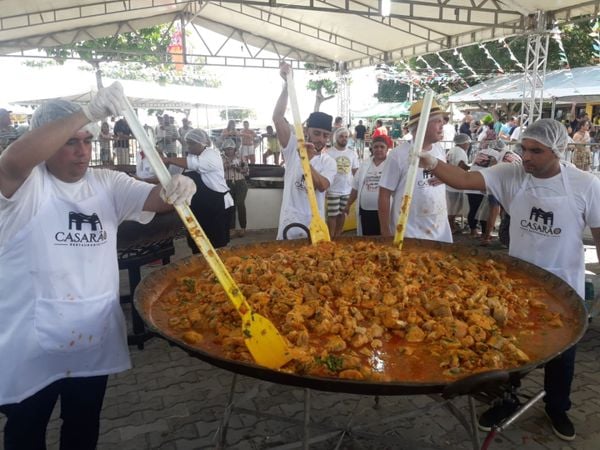 Moqueca gigante é atração de festival em Conceição da Barra