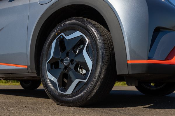 Rodas de liga leve de 16 polegadas por BYD/Divulgação