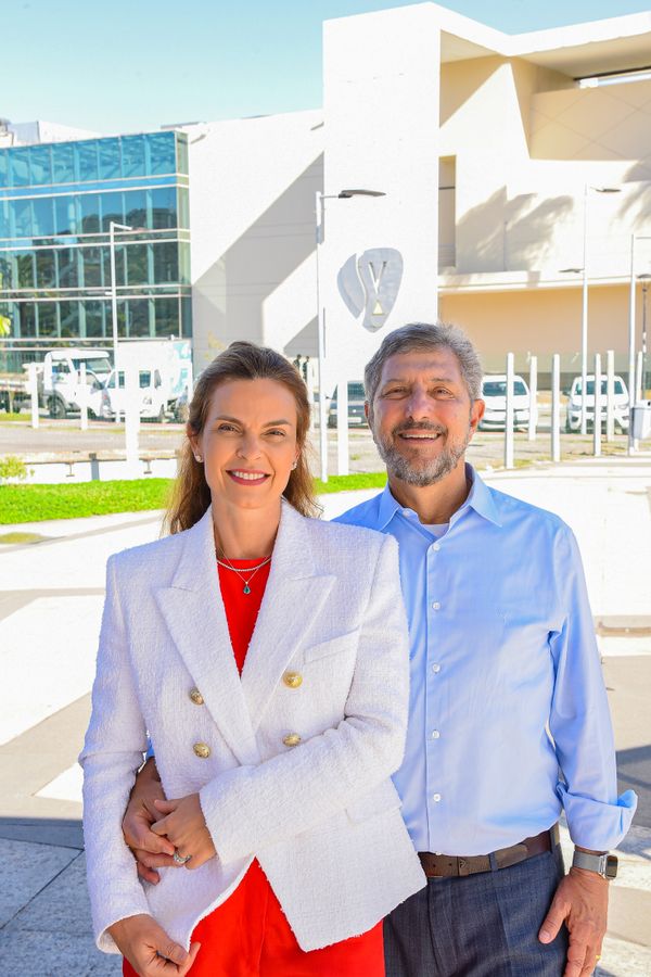 Vice-presidente do Shopping Vitória, Mariana Buaiz e o empresário Americo Buaiz Filho 