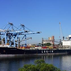 Secretaria de Agricultura e economistas avaliam que o fechamento do Estreito de Ormuz pode encarecer o preço do petróleo e ter impacto no custo de fertilizantes