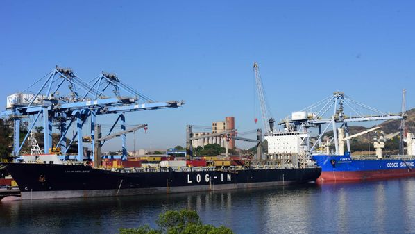 Taxa de 50% sobre as exportações brasileiras para os EUA pode inviabilizar importantes setores da economia capixaba, com impacto negativo nos empregos e na renda