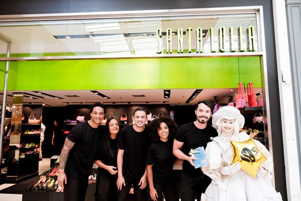 Alguns dos lojistas também tiveram uma homenagem especial. por Camila Baptistin