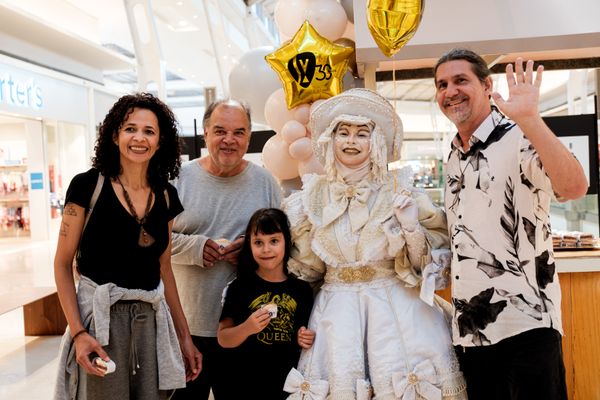 Clientes que participaram da ação do Shopping Vitória. por Camila Baptistin