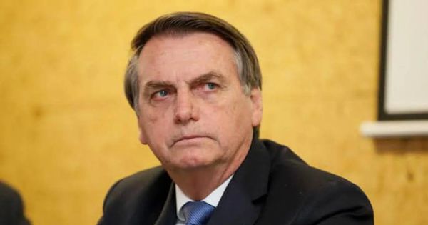 Decisão de Alexandre de Moraes cita transcrição de fala do ex-presidente em reunião com auxiliares em 5 de julho de 2022; vídeo foi apreendido com Mauro Cid