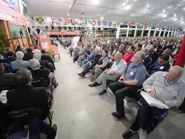 Missionários estrangeiros visitam Maanaim de Domingos Martins