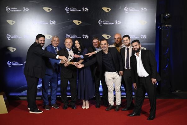 Representantes da Prefeitura, vencedores do Programa Gazeta Empresarial 2023 de Colatina. por Programa Gazeta Empresarial