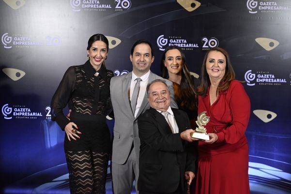 Representantes do Labmaia, vencedores do Programa Gazeta Empresarial 2023 de Colatina. por Programa Gazeta Empresarial