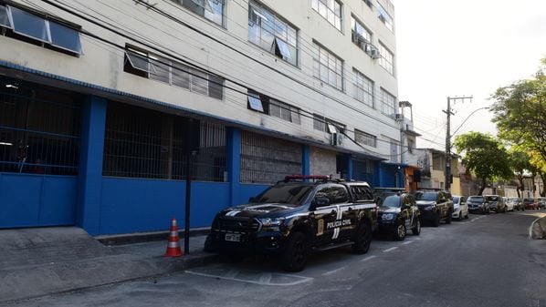 PM disse que Darlei Rodrigues de Oliveira, de 56 anos, tentou fugir, mas foi contido por populares; ele foi autuado por estupro de vulnerável e encaminhado a um presídio