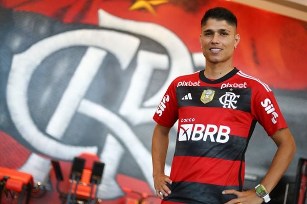 Luiz Araújo assinou com o Flamengo até dezembro de 2027