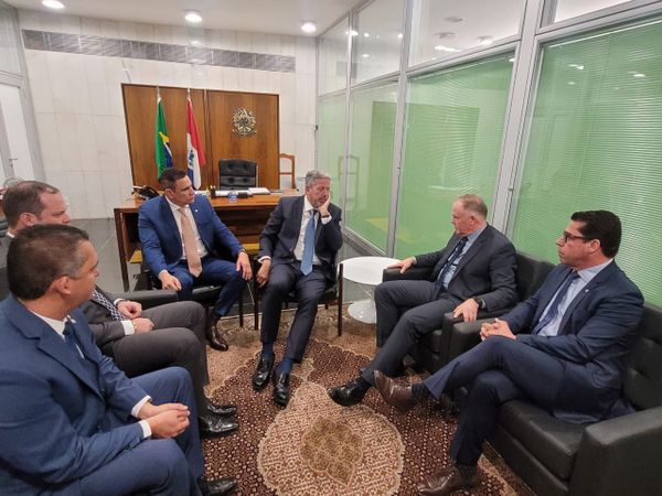 Presidente da Câmara, Arthur Lira (PP-AL), recebeu o governador do Espírito Santo, Renato Casagrande (PSB), e deputados capixabas para discutir reforma tributária