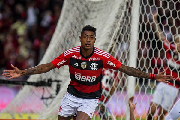 Bruno Henrique marcou o gol da vitória do Flamengo sobre o Athletico-PR