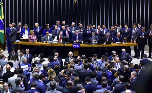 Votação da reforma tributária na Câmara dos Deputados