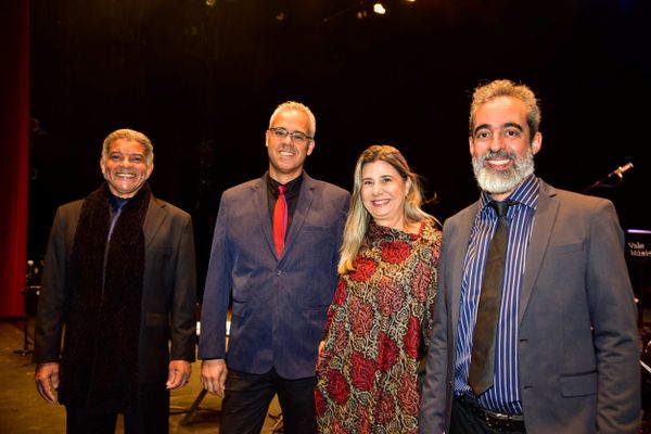 Ana Angelica Motta com o maestro Celio Paula e os pianistas Roger Bezerra e Pedro de Alcantara
