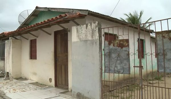 Casa onde a família foi morta no distrito de Braço do Rio, em Conceição da Barra.