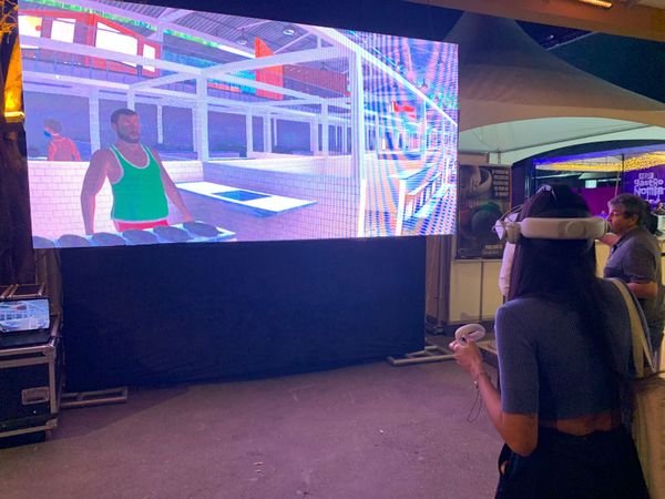 Espaço de realidade virtual mostrando a produção das panelas de barro